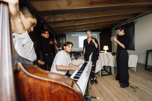 Шашлык и опера. Фото и видео с презентации книги &laquo;ЕДОДОЙ&raquo; в Краснодаре