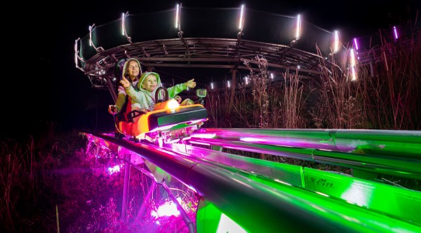 Вечерние огни родельбана, прозрачный мост над пропастью и другие причины поехать в горы Сочи осенью Вечерние огни родельбана, прозрачный мост над пропастью и другие причины поехать в горы Сочи осенью