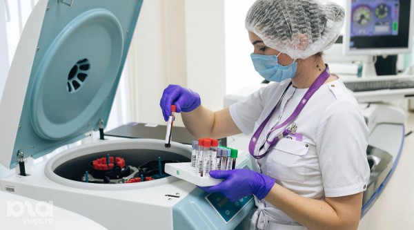 Как это работает: репортаж из медицинской лаборатории, где делают около 2 тысяч ПЦР-тестов ежедневно Как это работает: репортаж из медицинской лаборатории, где делают около 2 тысяч ПЦР-тестов ежедневно