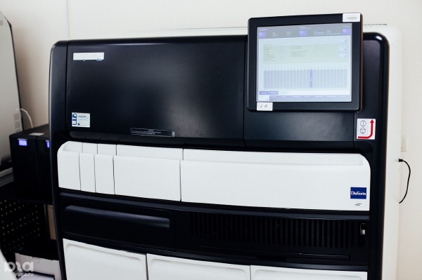 Как это работает: репортаж из медицинской лаборатории, где делают около 2 тысяч ПЦР-тестов ежедневно Как это работает: репортаж из медицинской лаборатории, где делают около 2 тысяч ПЦР-тестов ежедневно