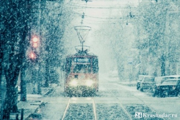 Коммунальщики борются с последствиями снегопада Коммунальщики борются с последствиями снегопада