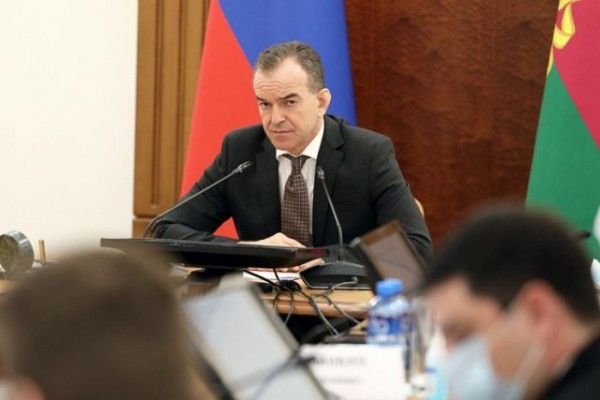 Число обращений на «Прямую линию» Кондратьева увеличилось до 2,8 тысяч Число обращений на «Прямую линию» Кондратьева увеличилось до 2,8 тысяч