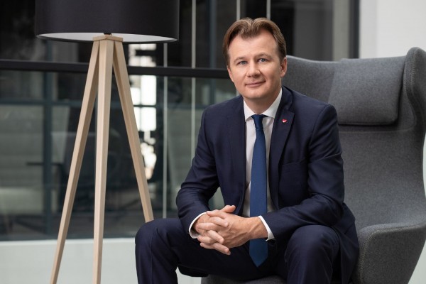 Электромобили, чат-боты и экологичное инвестирование. Росбанк рассказал о планах развития до 2025 года