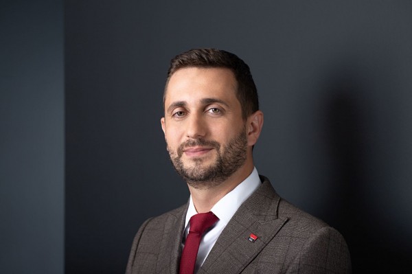 Электромобили, чат-боты и экологичное инвестирование. Росбанк рассказал о планах развития до 2025 года