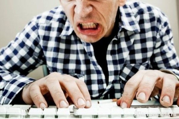 Краснодарец выложил в интернет интимное видео своей жены Краснодарец выложил в интернет интимное видео своей жены