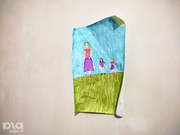 «Каждый месяц волнительно и страшно». Репортаж из краснодарского дома-убежища для женщин, пострадавших от домашнего насилия «Каждый месяц волнительно и страшно». Репортаж из краснодарского дома-убежища для женщин, пострадавших от домашнего насилия