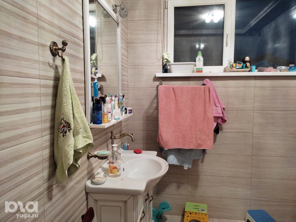 «Каждый месяц волнительно и страшно». Репортаж из краснодарского дома-убежища для женщин, пострадавших от домашнего насилия «Каждый месяц волнительно и страшно». Репортаж из краснодарского дома-убежища для женщин, пострадавших от домашнего насилия