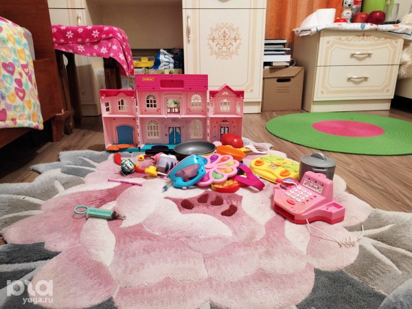 «Каждый месяц волнительно и страшно». Репортаж из краснодарского дома-убежища для женщин, пострадавших от домашнего насилия «Каждый месяц волнительно и страшно». Репортаж из краснодарского дома-убежища для женщин, пострадавших от домашнего насилия