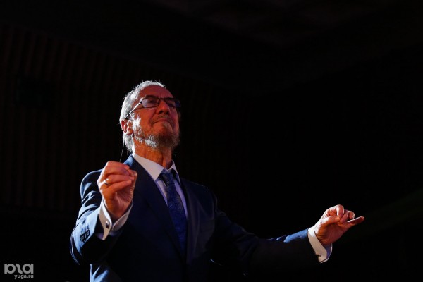 Семейный государственный. Как устроен Кубанский казачий хор — самый известный фольклорный коллектив России Семейный государственный. Как устроен Кубанский казачий хор — самый известный фольклорный коллектив России