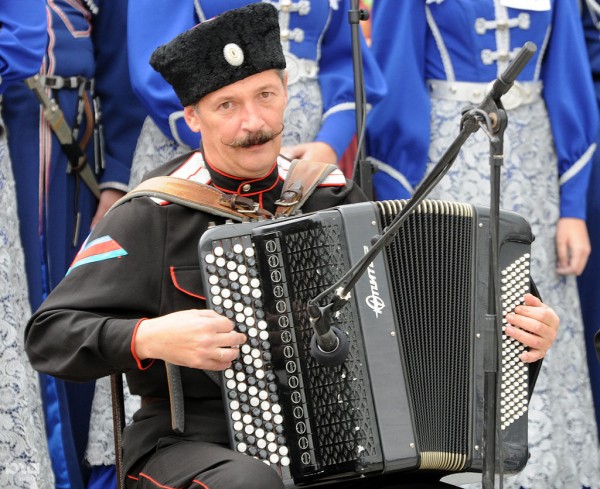 Семейный государственный. Как устроен Кубанский казачий хор — самый известный фольклорный коллектив России Семейный государственный. Как устроен Кубанский казачий хор — самый известный фольклорный коллектив России