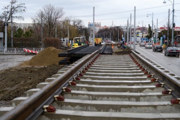 В Краснодаре по новой трамвайной линии по Московской проехал трамвай