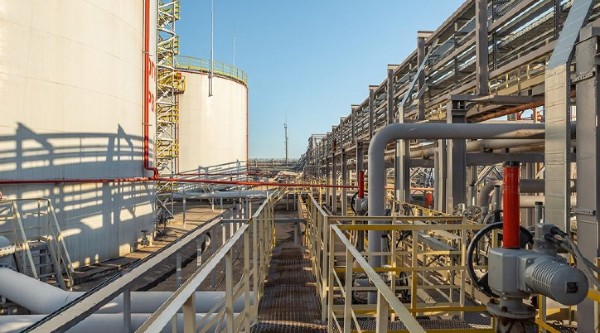 Что производят из нефти на Кубани и когда на заправках появится местный бензин?