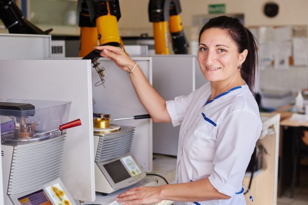 Что производят из нефти на Кубани и когда на заправках появится местный бензин?