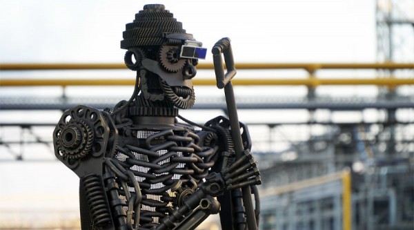 Искусство в металле. Скульптуры кубанских металлургов установили на улицах Абинска