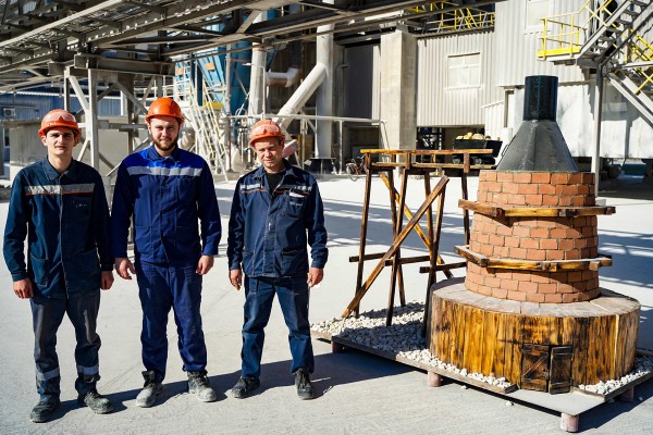 Искусство в металле. Скульптуры кубанских металлургов установили на улицах Абинска