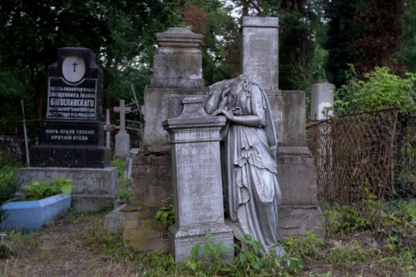 Погост 2.0. Кто и зачем рубит деревья на Всесвятском кладбище в Краснодаре Погост 2.0. Кто и зачем рубит деревья на Всесвятском кладбище в Краснодаре