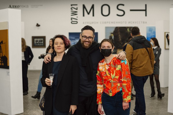 Показывают и продают красивое. Что, зачем и почем можно купить на аукционе MOST в Краснодаре Показывают и продают красивое. Что, зачем и почем можно купить на аукционе MOST в Краснодаре