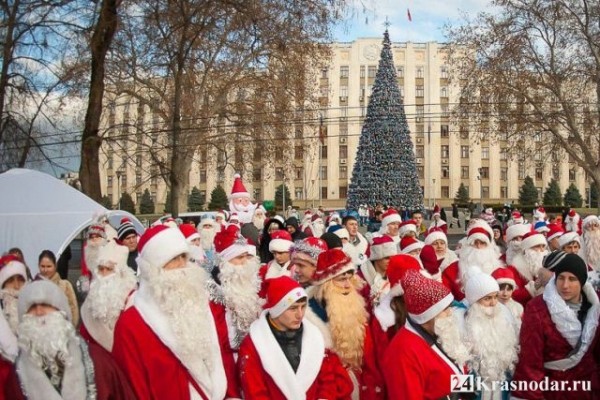 Деды Морозы пройдут парадом Деды Морозы пройдут парадом