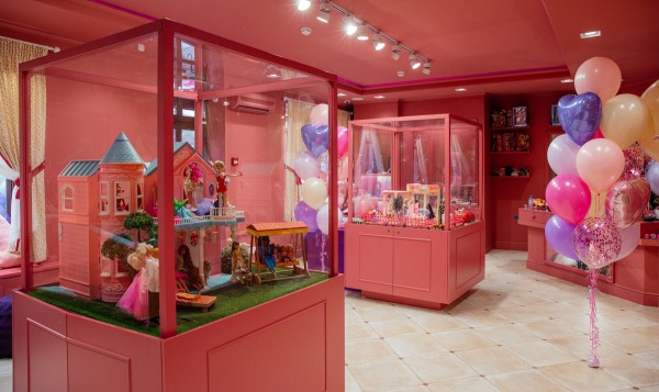 В Краснодаре открыли музей Барби. Рассказываем, почему взрослым там интереснее, чем детям В Краснодаре открыли музей Барби. Рассказываем, почему взрослым там интереснее, чем детям
