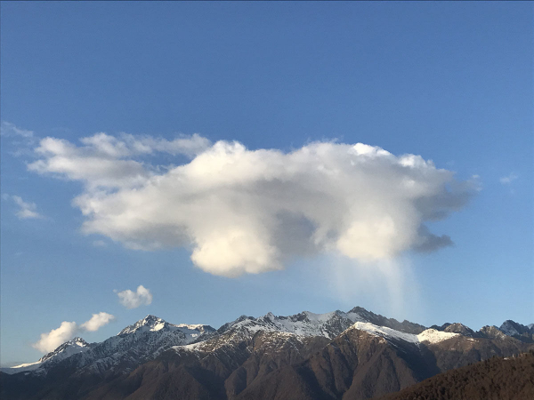 Облачные водопады и горные призраки. Как работают метеорологи в горах Сочи