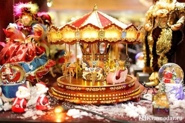 На Пушкинской площади открылась Новогодняя ярмарка На Пушкинской площади открылась Новогодняя ярмарка