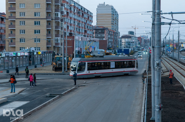В Краснодаре пустили трамваи по улице Московской. Рассказываем, как это было