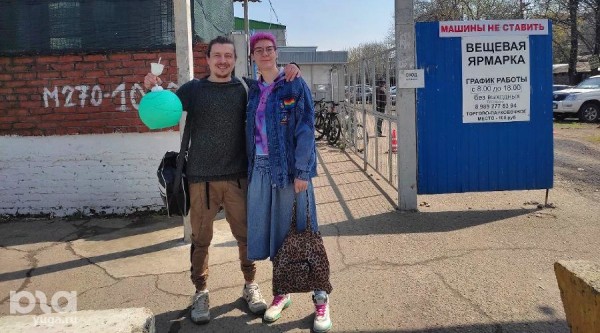 Церковные свечи рядом с «Библией секса». Что можно купить на блошином рынке в Краснодаре