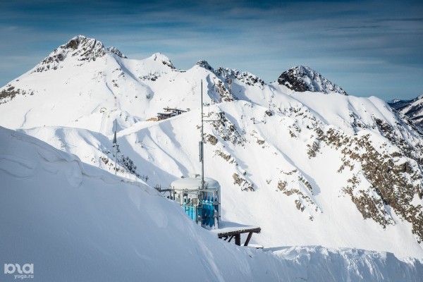 Едете в горы Сочи весной? Рассказываем, как работают лавинщики и зачем брать с собой бипер