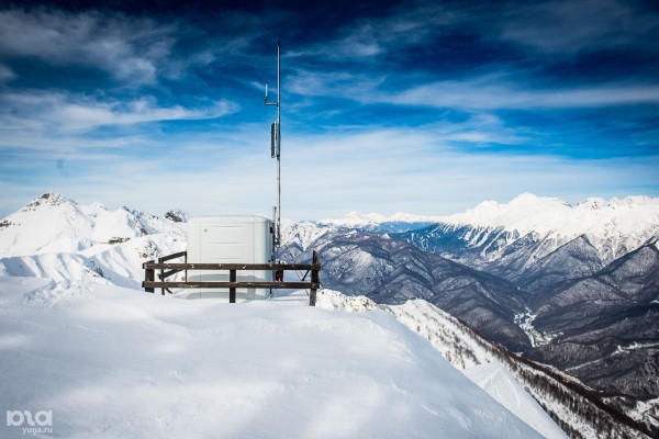 Едете в горы Сочи весной? Рассказываем, как работают лавинщики и зачем брать с собой бипер