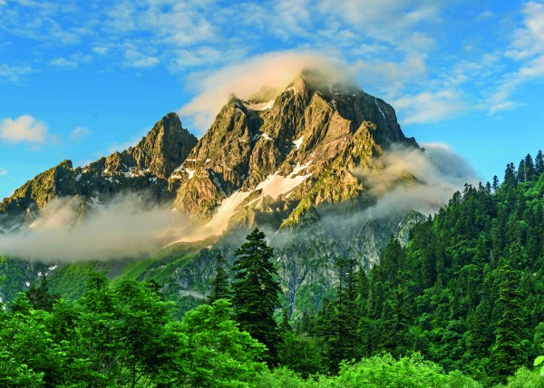 «Полгода провожу за текстами, полгода — за походами в горы». Автор «Истории Красной Поляны» рассказал о создании книги «Полгода провожу за текстами, полгода — за походами в горы». Автор «Истории Красной Поляны» рассказал о создании книги