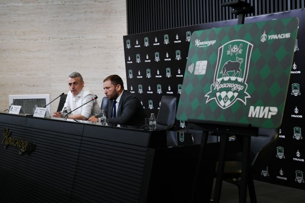 Именное место на стадионе и повышенный кешбэк. Рассказываем, что еще известно о новой совместной карте ФК «Краснодар» и Уралсиба