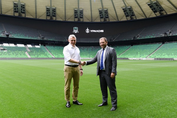 Именное место на стадионе и повышенный кешбэк. Рассказываем, что еще известно о новой совместной карте ФК «Краснодар» и Уралсиба