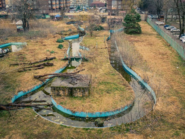 Летаем над заброшенным аквапарком на Гидрострое и рассказываем, кто выиграл и проиграл от его закрытия