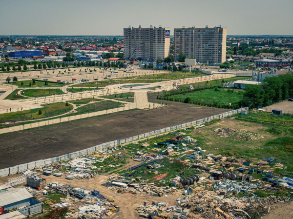 Больше, чем «Парк Галицкого». Показываем с воздуха, где в Краснодаре хотят разбить зеленую зону, и рассказываем, что не так с голосованием за ее благоустройство Больше, чем «Парк Галицкого». Показываем с воздуха, где в Краснодаре хотят разбить зеленую зону, и рассказываем, что не так с голосованием за ее благоустройство