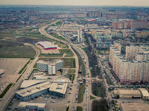 Больше, чем «Парк Галицкого». Показываем с воздуха, где в Краснодаре хотят разбить зеленую зону, и рассказываем, что не так с голосованием за ее благоустройство Больше, чем «Парк Галицкого». Показываем с воздуха, где в Краснодаре хотят разбить зеленую зону, и рассказываем, что не так с голосованием за ее благоустройство