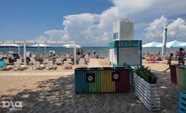 &laquo;Непонятно, на что идёт курортный сбор&raquo;. Репортаж с пляжей Анапы в разгар сезона