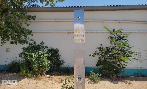 &laquo;Непонятно, на что идёт курортный сбор&raquo;. Репортаж с пляжей Анапы в разгар сезона