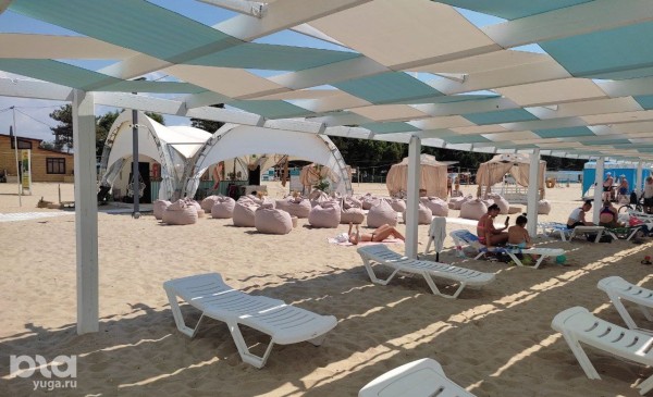 &laquo;Непонятно, на что идёт курортный сбор&raquo;. Репортаж с пляжей Анапы в разгар сезона