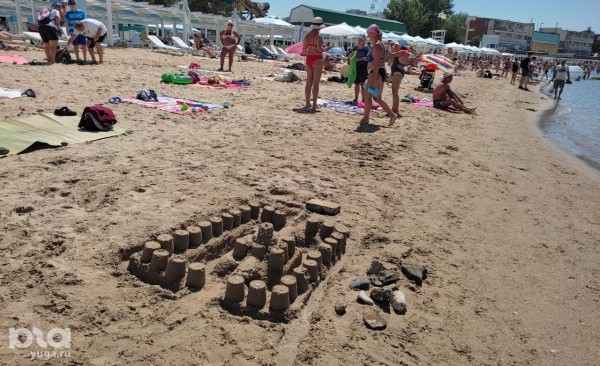 &laquo;Непонятно, на что идёт курортный сбор&raquo;. Репортаж с пляжей Анапы в разгар сезона