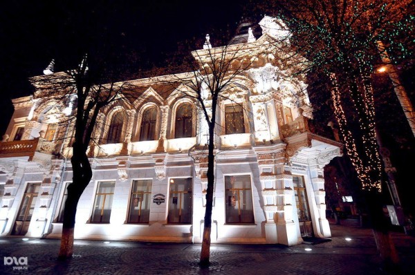 Сталинский ампир, байки из склепа и известные бизнес-династии. Подборка необычных экскурсий по Краснодару