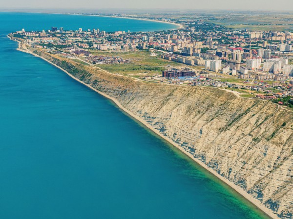 &laquo;В Анапе любой армянин скажет, что эту лестницу построил его брат или дядя&raquo;. Летаем над &laquo;800 ступенями&raquo; &mdash; самой длинной лестницей юга России