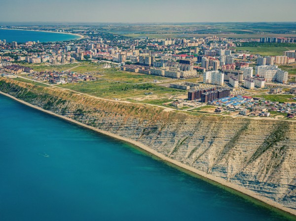 &laquo;В Анапе любой армянин скажет, что эту лестницу построил его брат или дядя&raquo;. Летаем над &laquo;800 ступенями&raquo; &mdash; самой длинной лестницей юга России