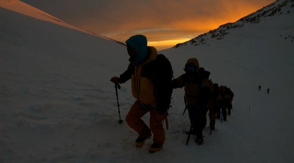 &laquo;Вся красота внизу, а вершина &mdash; это уже борьба с самим собой&raquo;. Как краснодарские медики покорили Эльбрус.
