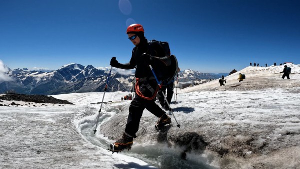 &laquo;Вся красота внизу, а вершина &mdash; это уже борьба с самим собой&raquo;. Как краснодарские медики покорили Эльбрус.