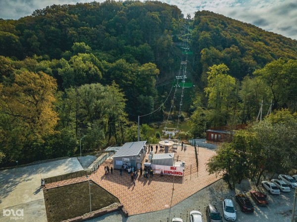 Курорт одного дня. Летаем над новой канатной дорогой в Горячем Ключе Курорт одного дня. Летаем над новой канатной дорогой в Горячем Ключе