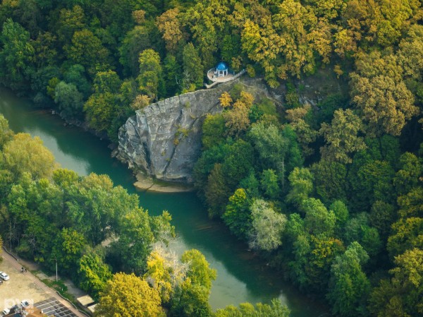 Курорт одного дня. Летаем над новой канатной дорогой в Горячем Ключе Курорт одного дня. Летаем над новой канатной дорогой в Горячем Ключе