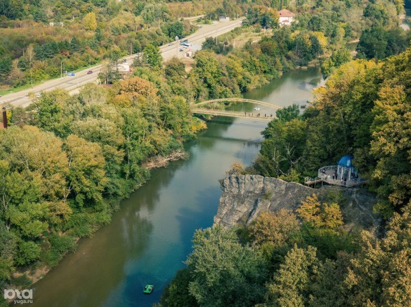 Курорт одного дня. Летаем над новой канатной дорогой в Горячем Ключе Курорт одного дня. Летаем над новой канатной дорогой в Горячем Ключе