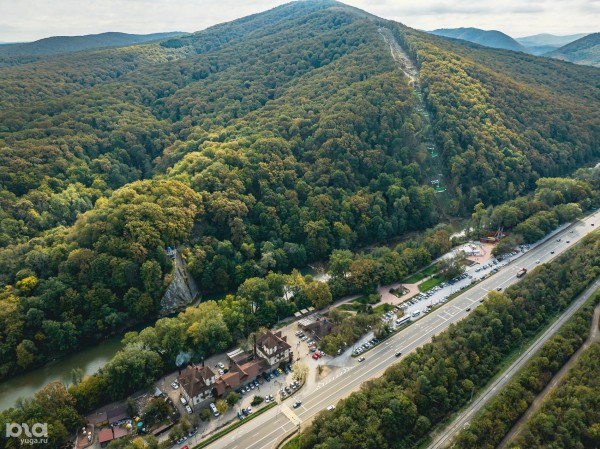 Курорт одного дня. Летаем над новой канатной дорогой в Горячем Ключе Курорт одного дня. Летаем над новой канатной дорогой в Горячем Ключе