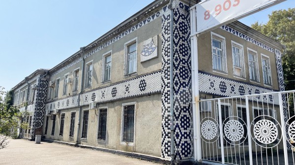 От Мадонны до маленького Ленина. Собрали гид по уникальным мозаикам Краснодара 