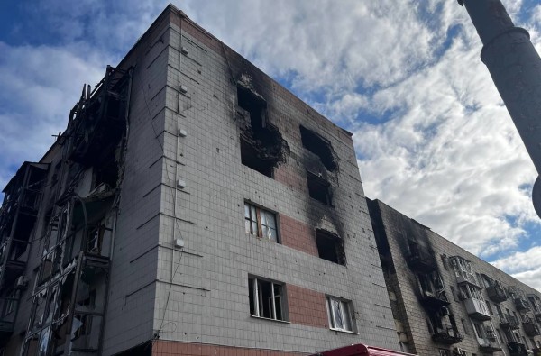 &laquo;Масштаб нужды не поддается осознанию&raquo;. Три девушки из Краснодара отвезли в Мариуполь 20 тонн гуманитарной помощи